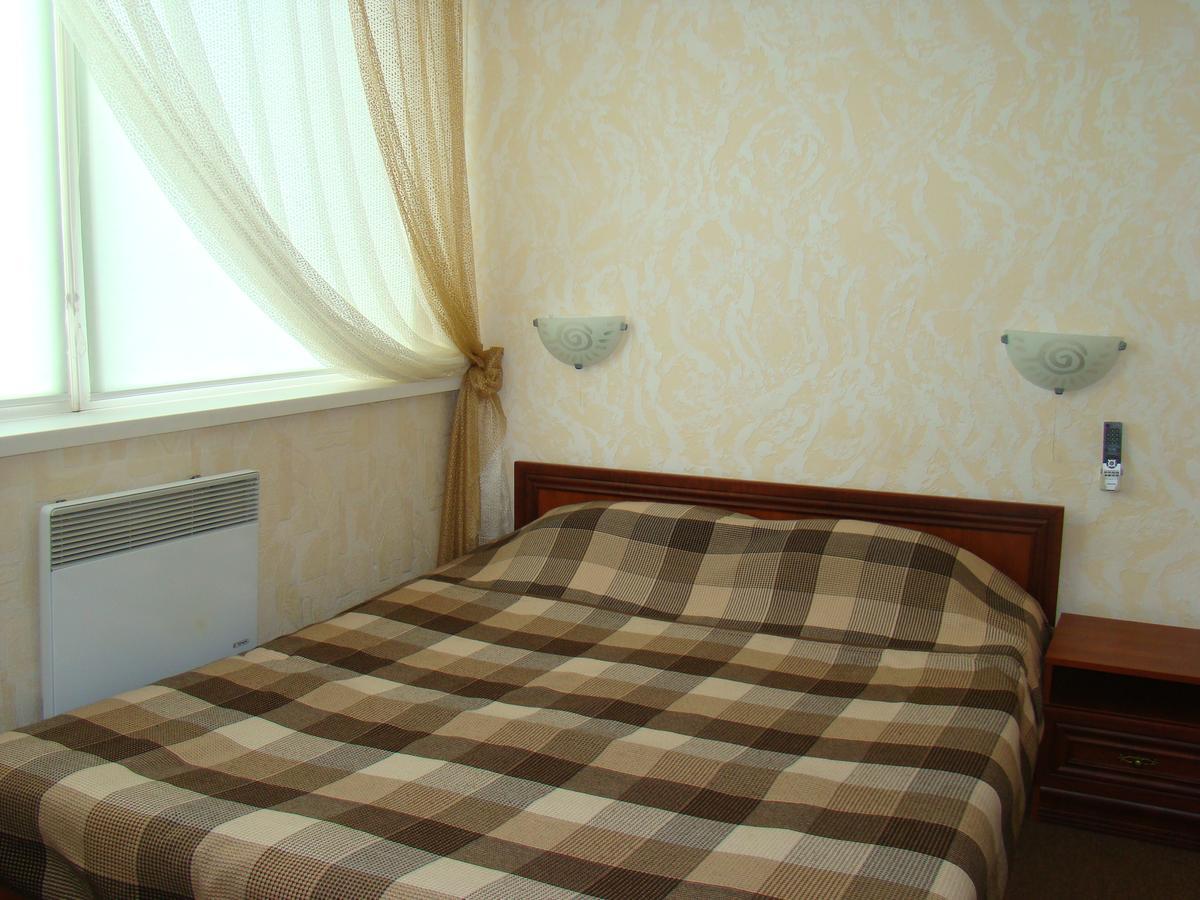 Mini-hotel in Odessa Yard Exterior foto